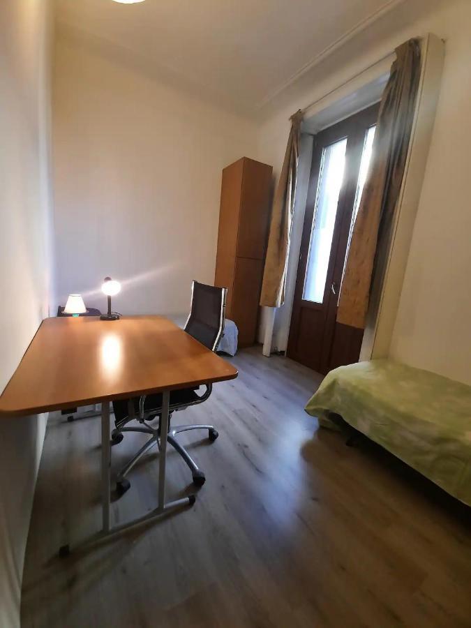 Private Room In A Quiet Apartment In The City Center Milan Extérieur photo