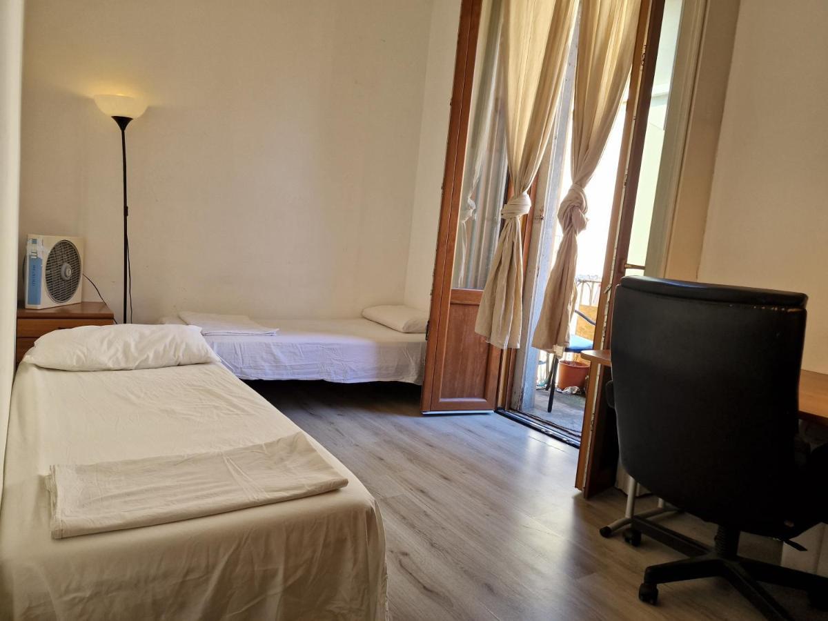 Private Room In A Quiet Apartment In The City Center Milan Extérieur photo