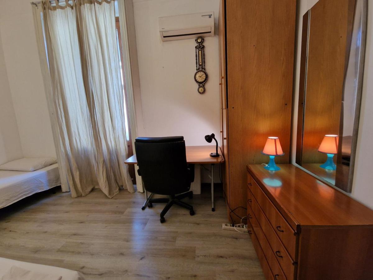 Private Room In A Quiet Apartment In The City Center Milan Extérieur photo