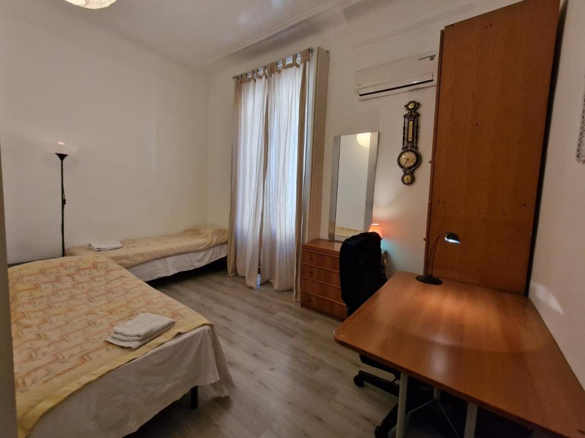 Private Room In A Quiet Apartment In The City Center Milan Extérieur photo